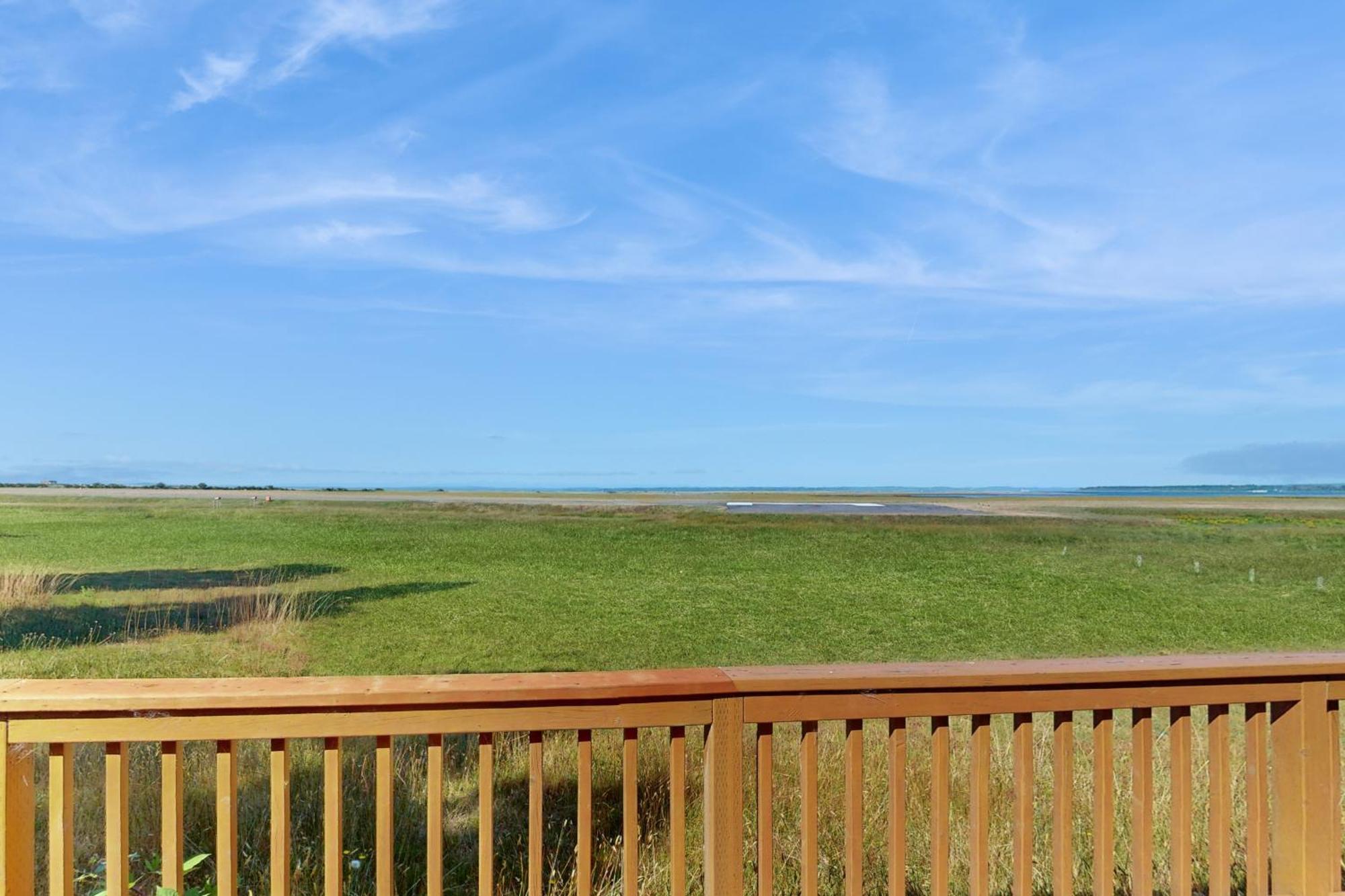 Surfer'S A Landing Villa Westport Exterior photo