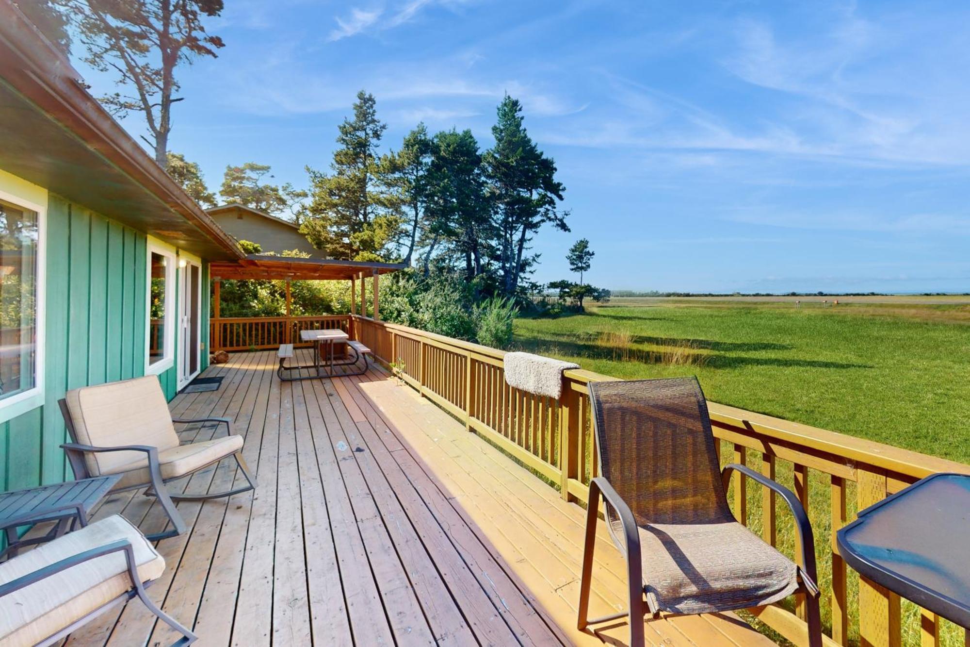 Surfer'S A Landing Villa Westport Exterior photo